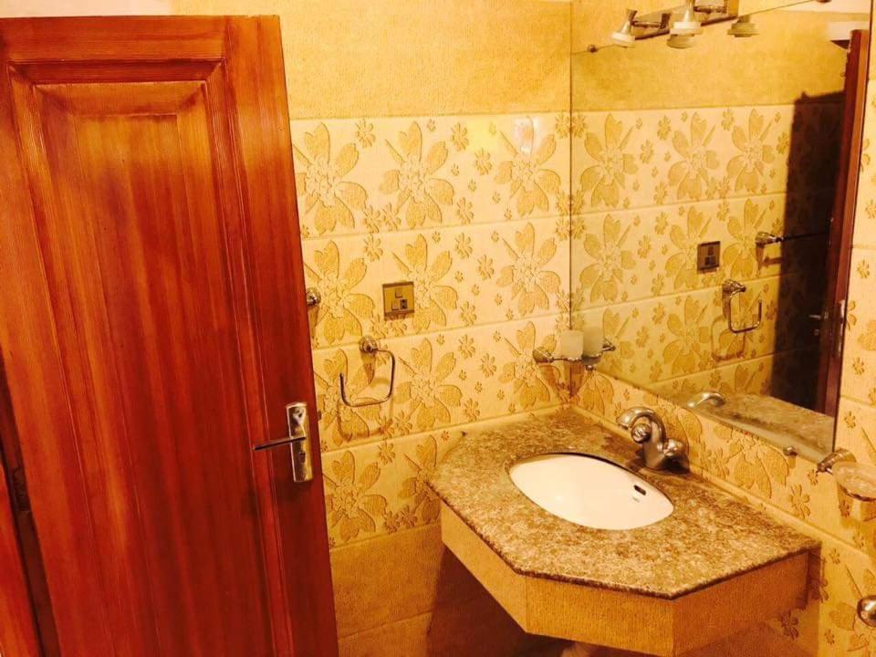Pak Hotel Ісламабад Екстер'єр фото